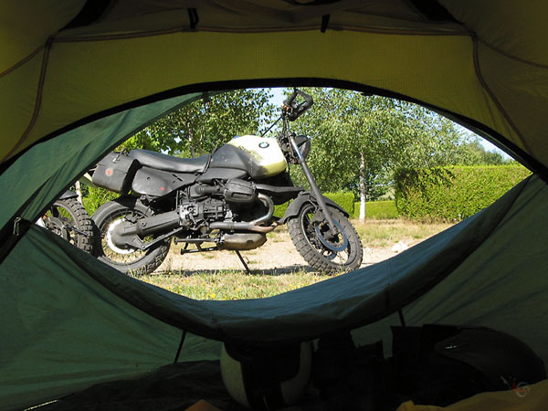 [tent+and+bike.jpg]
