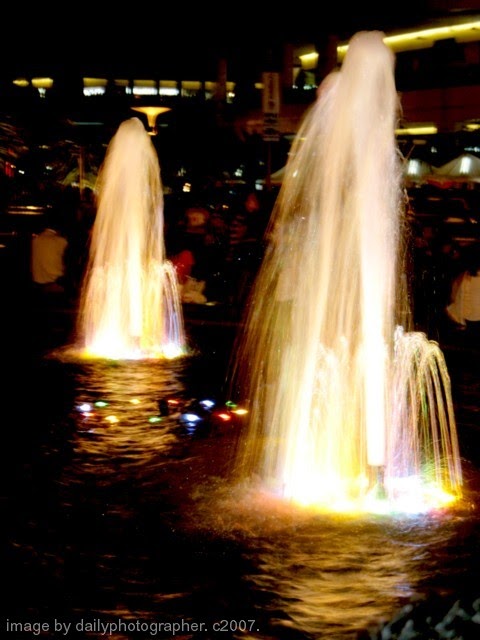 [Fountain2.jpg]