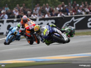 [222704_Yamaha+Valentino+Rossi+on+his+way+to+his+second+consecutive+2008+win+at+le+Mans-1280x960-may26_jpg_preview.jpg]