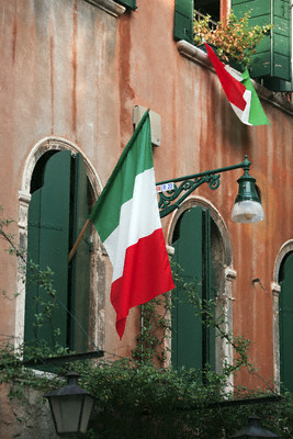 [bandiera-italia.jpg]