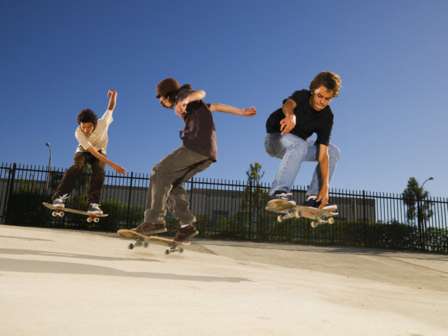 [ragazzi-skateboarding.jpg]