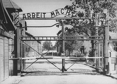 [Auschwitz_gate.jpg]