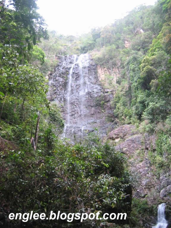 [temurun-waterfall.JPG]