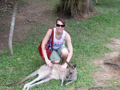 [aust+zoo+me+&+kangaroo.jpg]