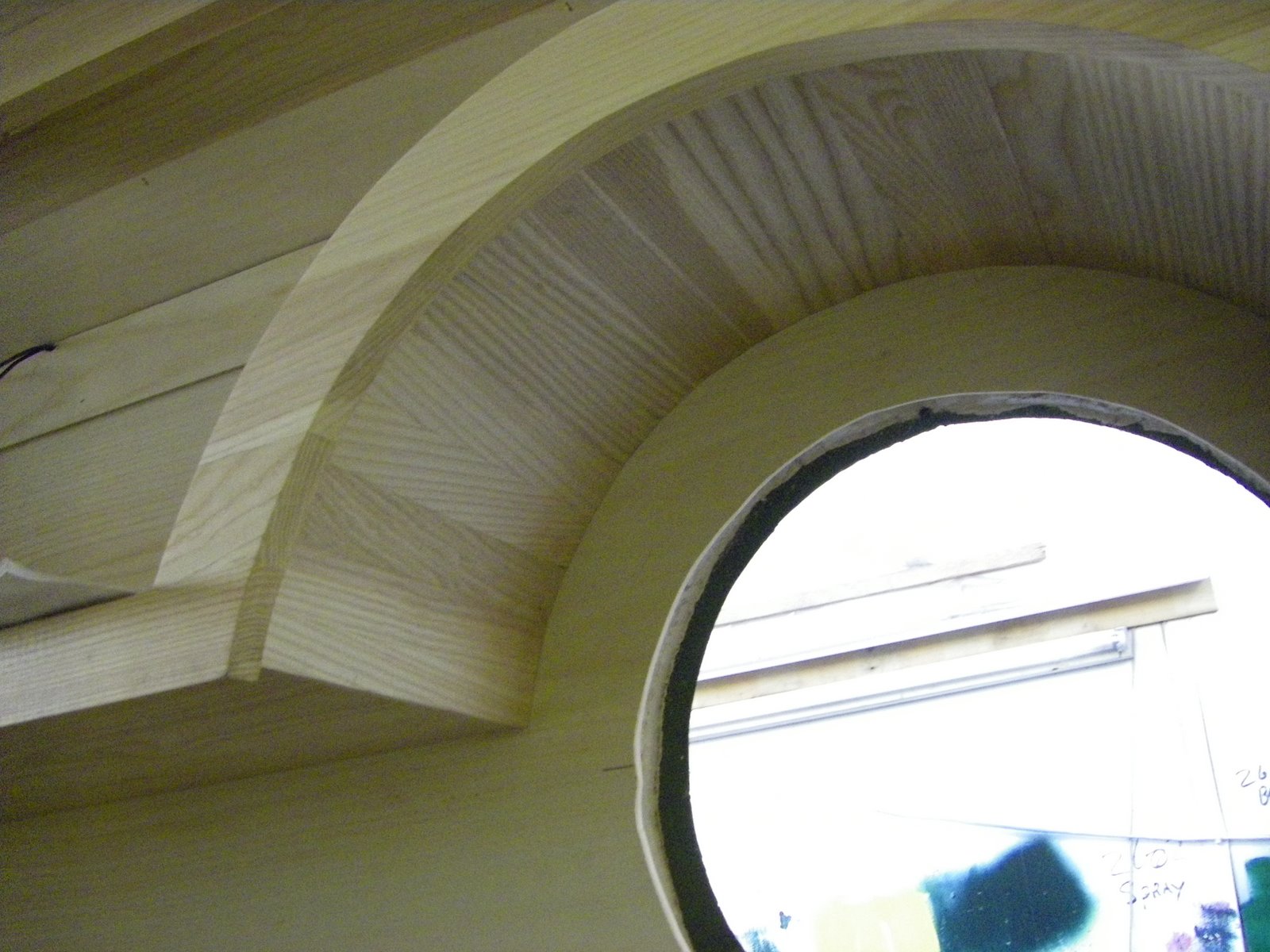 [Porthole+arch+in+cabin.JPG]