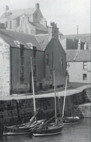 [Cellardyke+Harbour+1925.jpg]