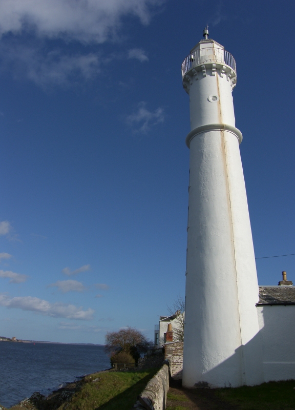 [Tayport+West+Lighthouse.jpg]