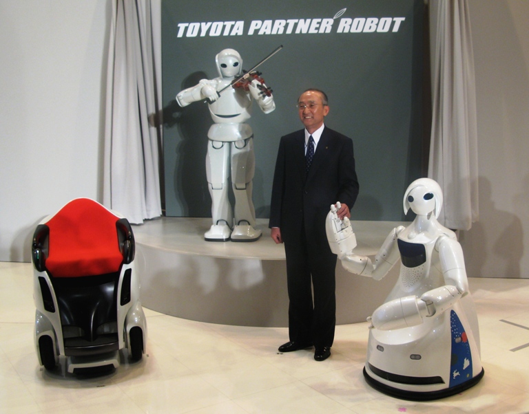 [toyota+partner+robots.jpg]