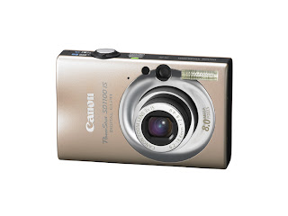 Canon Powershot SD1100 IS in golden tone color