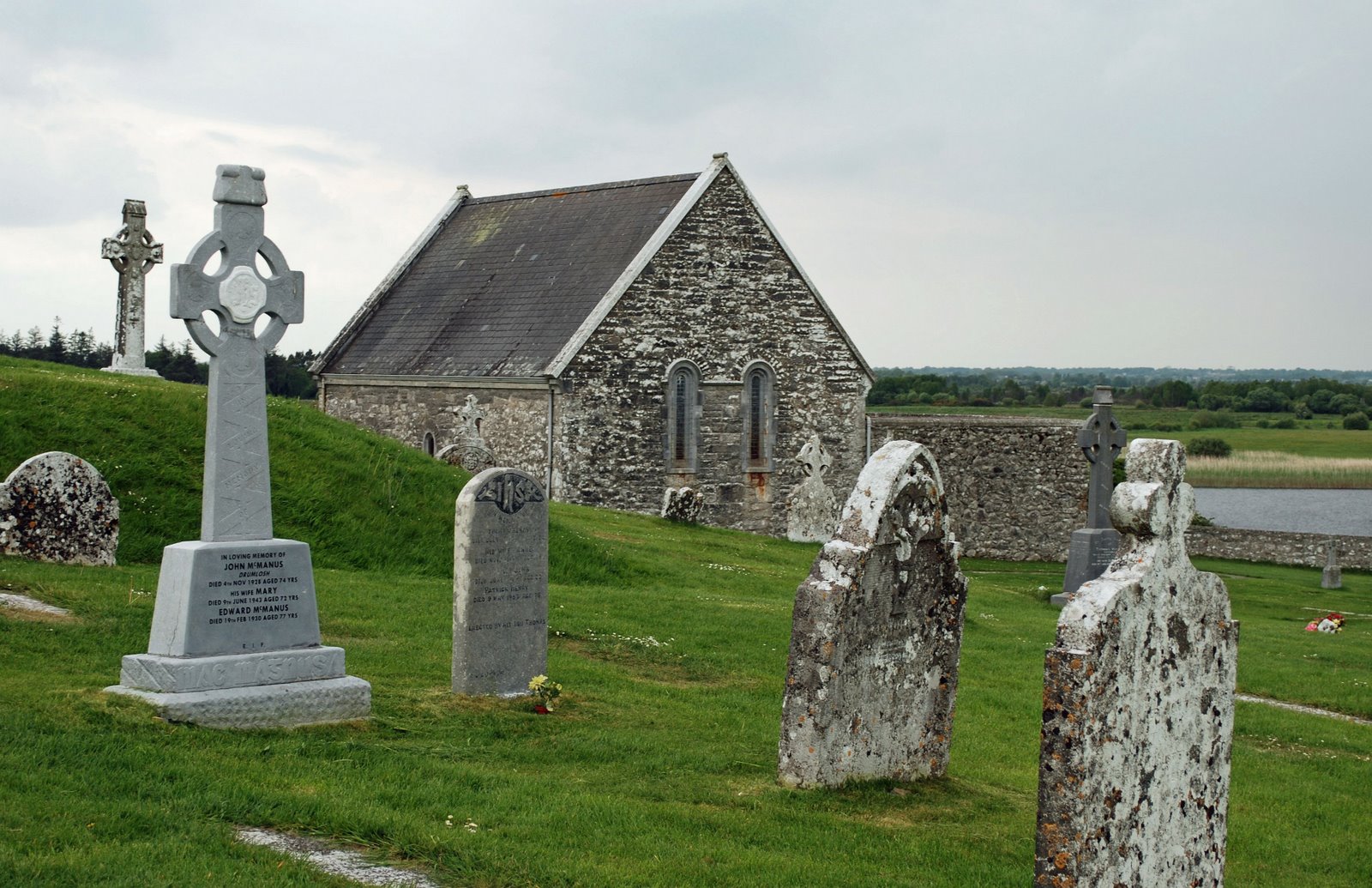 [080519_Clonmacnoise-Temple-Connor-south-east+side.jpg]