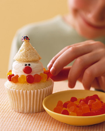 [cup+cake+clown.jpg]
