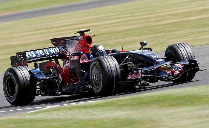 [Vettel_Gp_Inglaterra_2008.jpg]