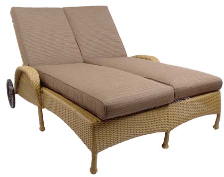 [maui-wicker-chaise-lounges-finest-materials.jpg]