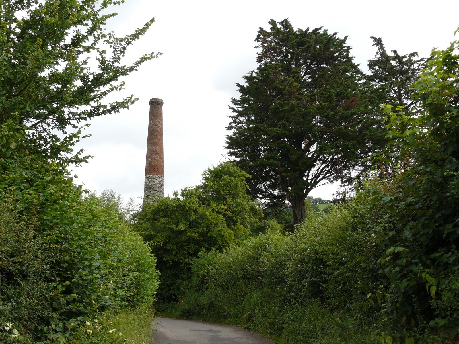 [Ubley+Mill+chimney.jpg]