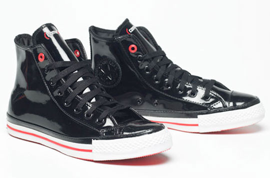 [RTEmagicC_lupe_productred_converse.jpg.jpg]
