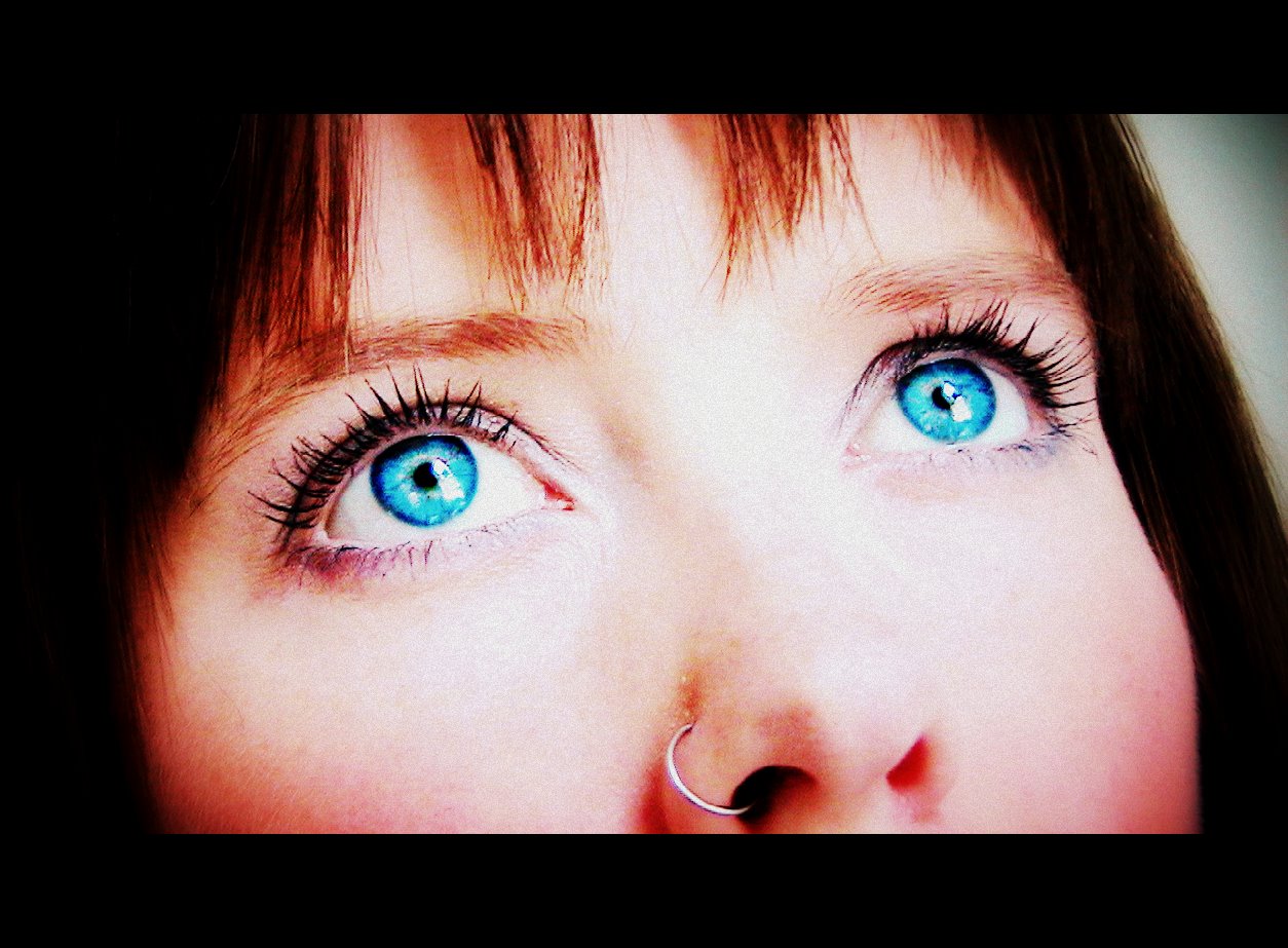 [blue+eyes+5.jpg]