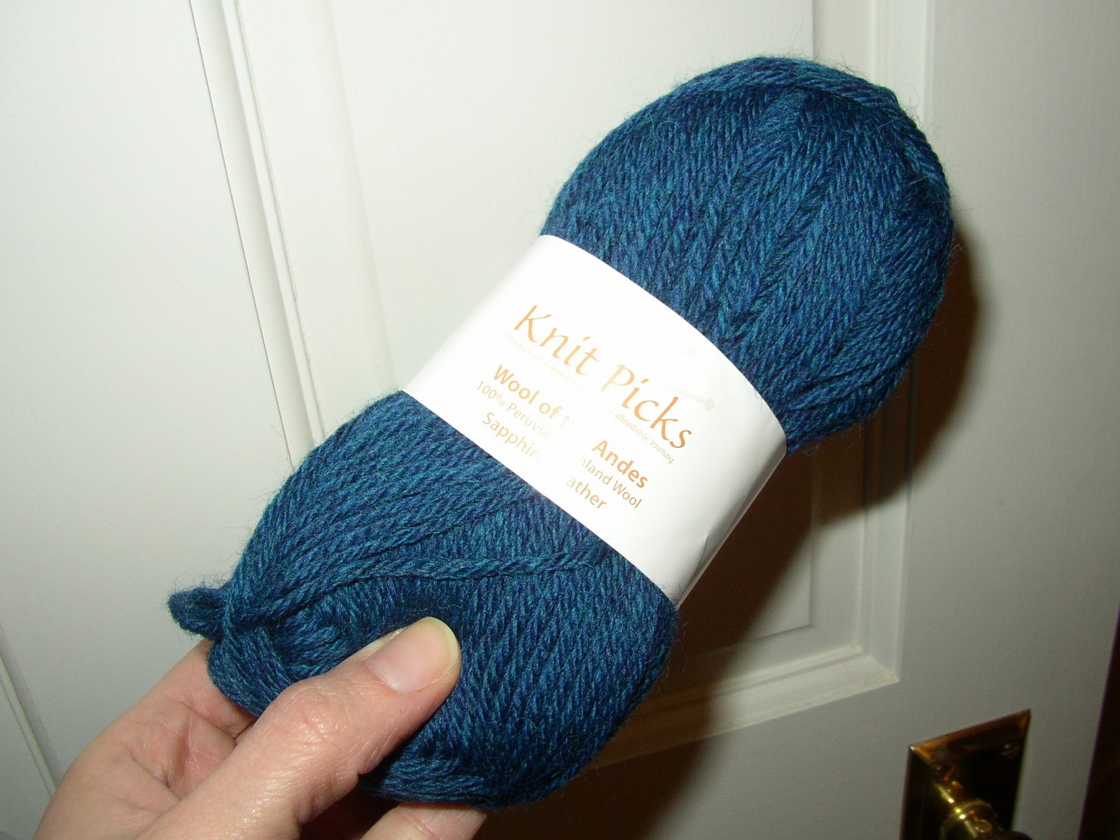 [blue+yarn.JPG]