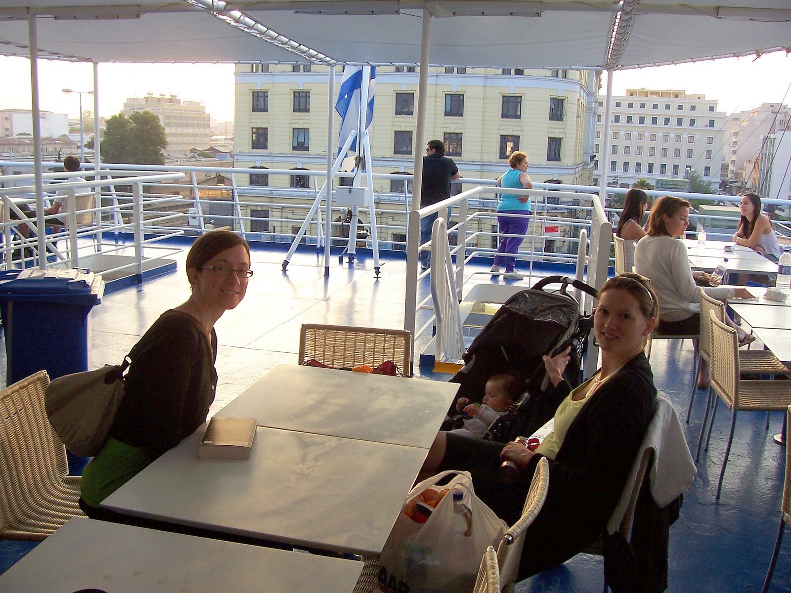 [taking+the+ferry+to+mykonos+(4).jpg]