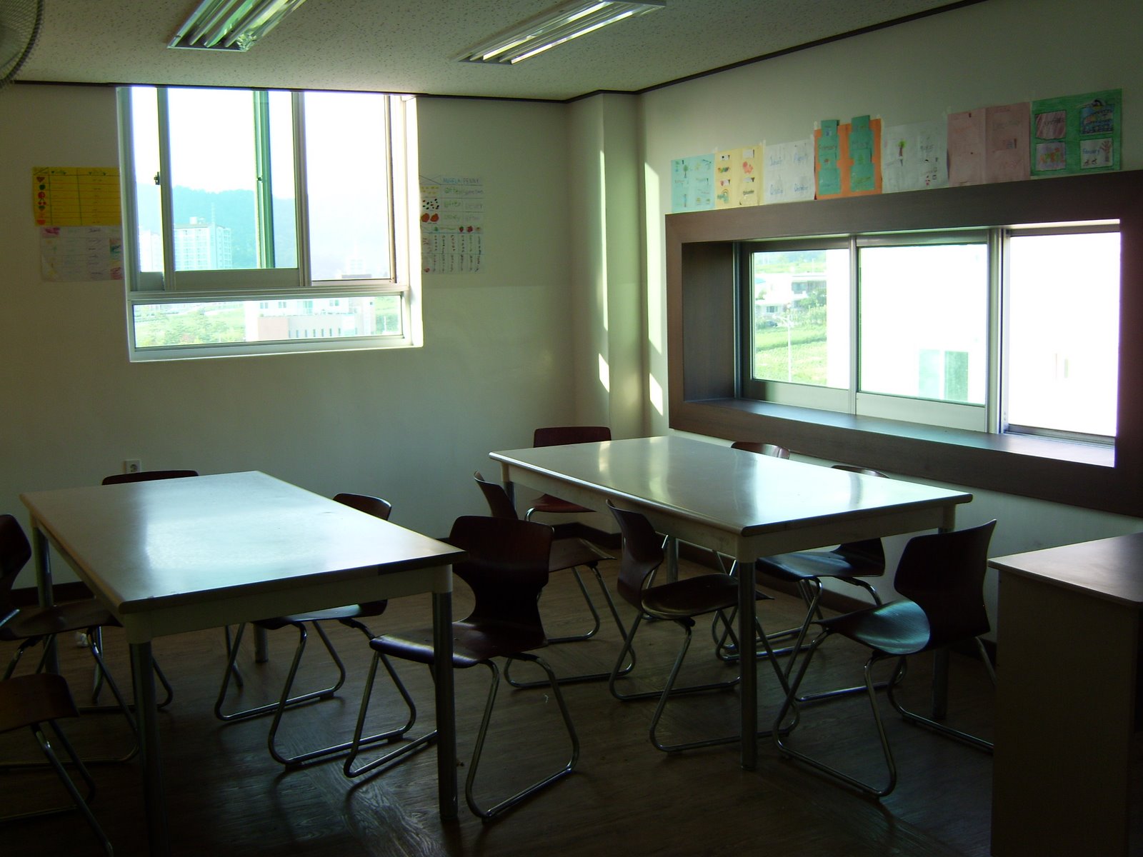[classroom1.JPG]