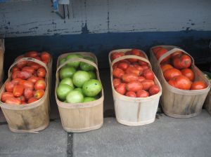 [628098_tomatoes_for_sale.jpg]