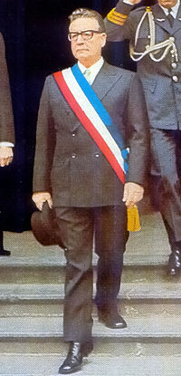 [200px-Allende-Presidente-crop.jpg]