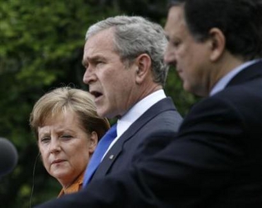 [Bush,+Merkel+&+Barrosos++4.30.07+++2.jpg]