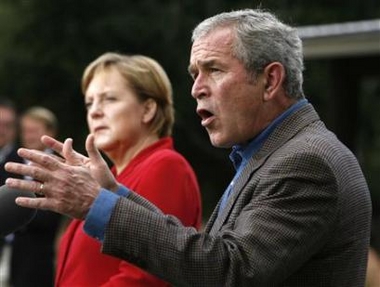[Bush+&+Merkel,+11.10.07+++2.jpg]