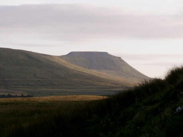 [92+pen-y-ghent+from+the+Ribble+Way+at+the+lower+end+of+Blea+Moor.jpg]