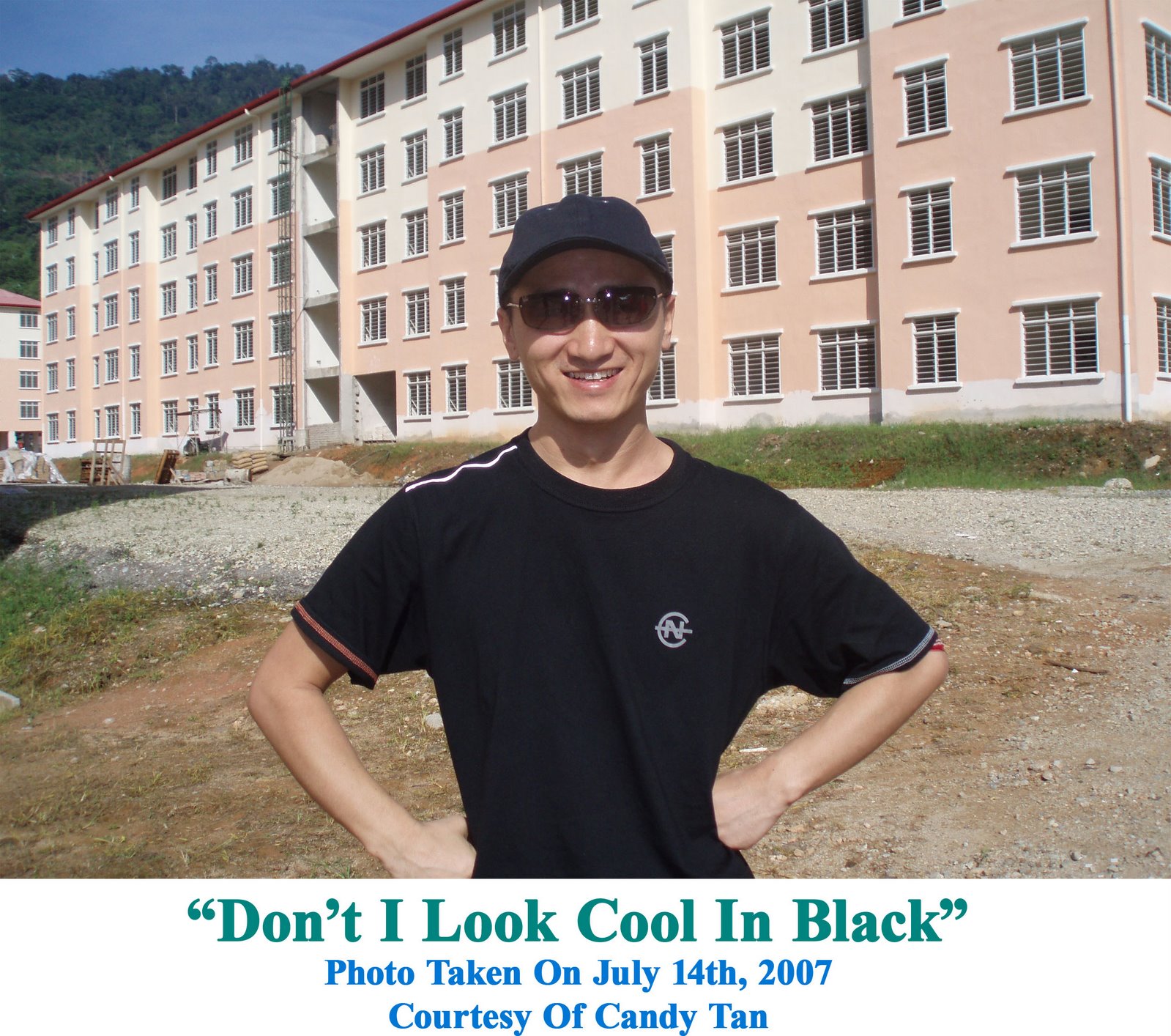 [Don't+I+look+cool+in+black..JPG]