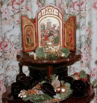 [Holiday+2002.+DINING+RM+Side+table+with+Greek+Nativity+tryptich.jpg]