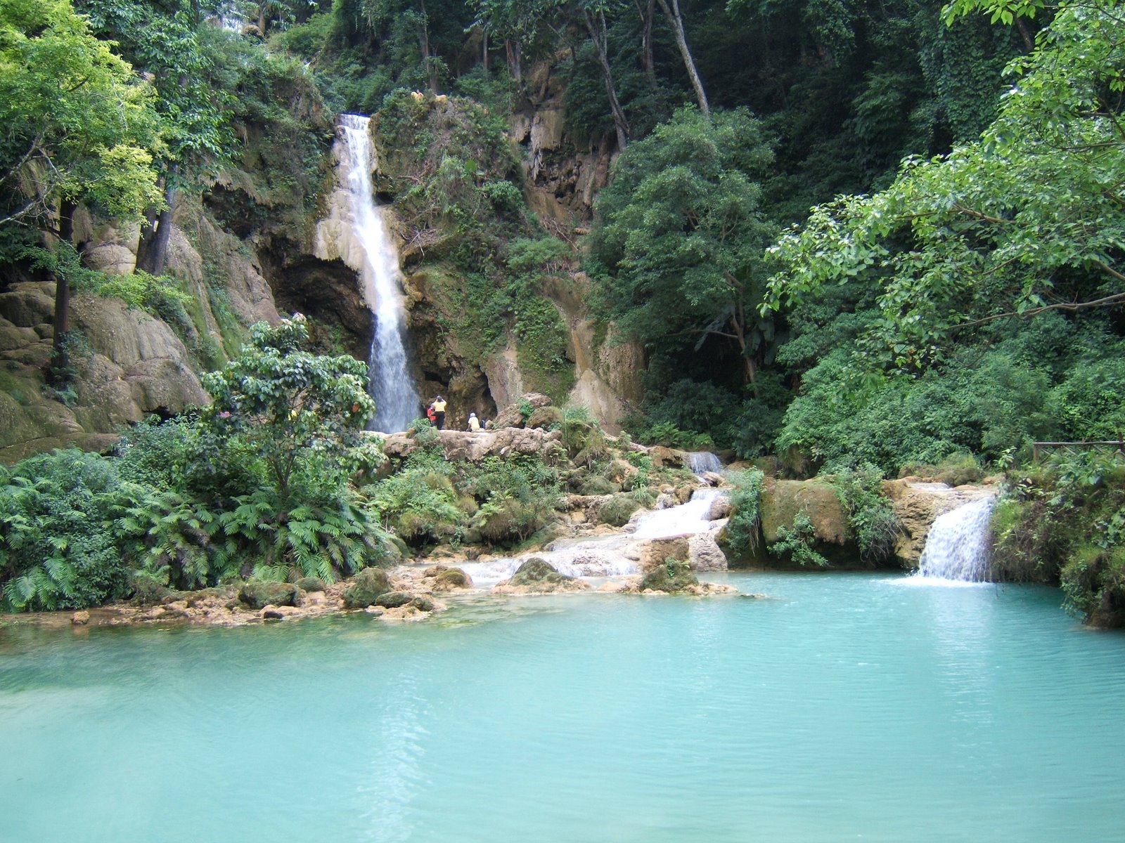 [Luang+Prabang--+tad+Se+Waterfall.JPG]