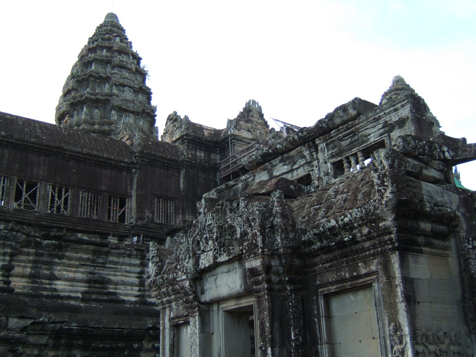 [BW+Angkor+Wat5.JPG]