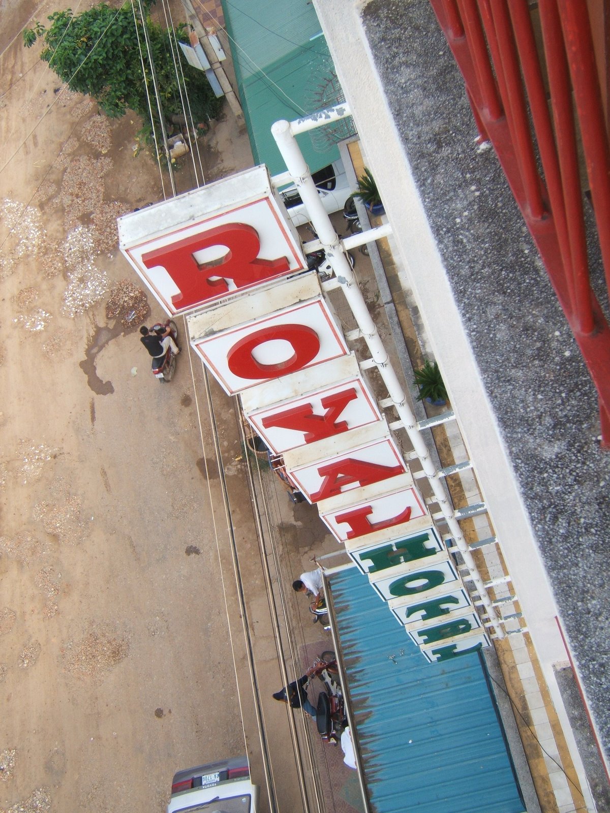 [Battambang--+View+from+Hotel+roof+5.JPG]
