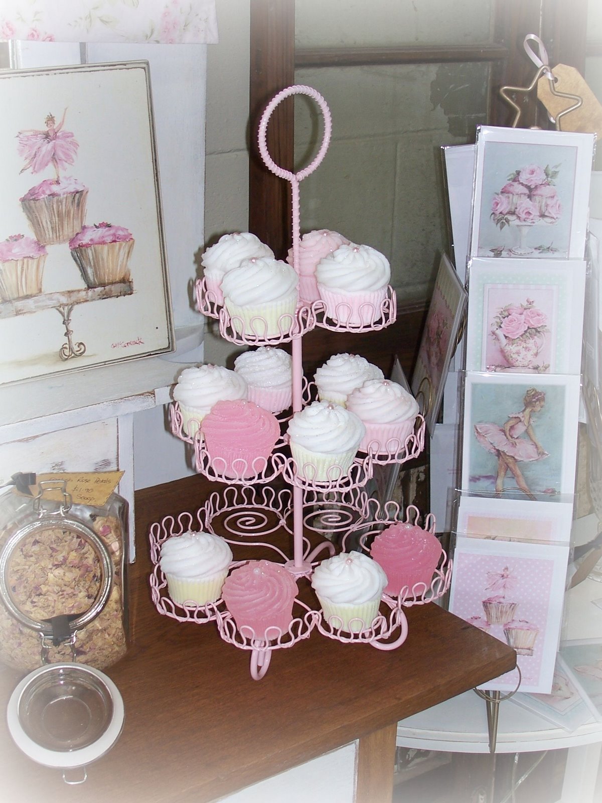 [handmade+cupcake+soaps+-+shop+display.jpg]