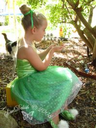 [Tinkerbell+sitting+with+fairy.jpg]