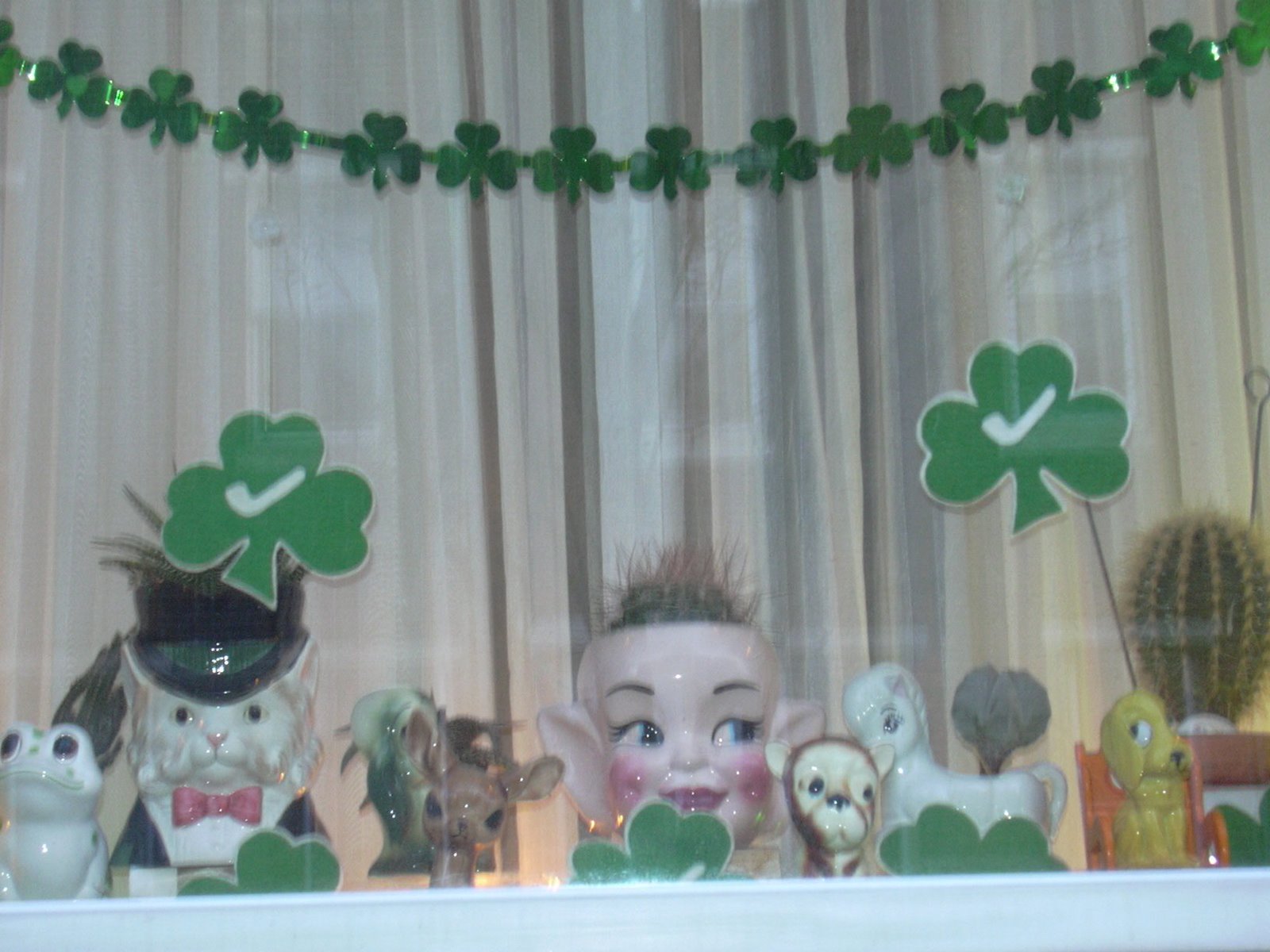 [St+Patricks+window+with+Elf+head.jpg]