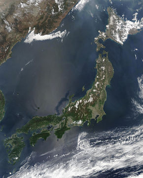 [290px-Satellite_image_of_Japan_in_May_2003.jpg]