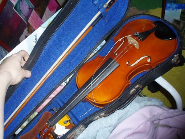 [violín.JPG]
