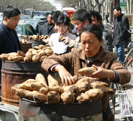 [Panjiayuan+hot+potatoes.jpg]