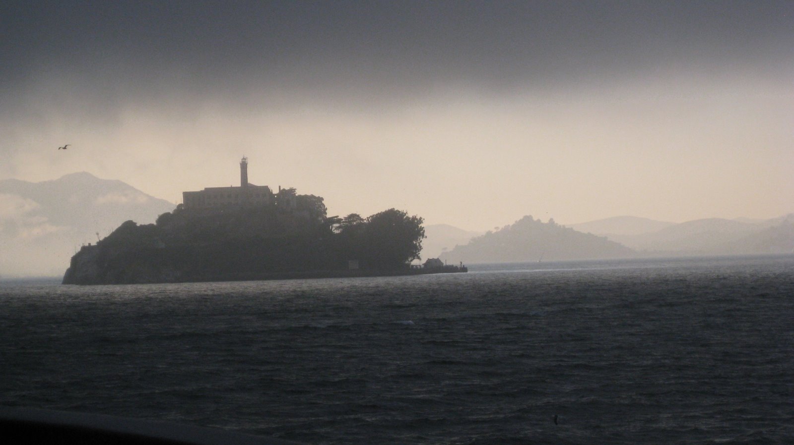 [Alcatraz+clouds6.jpg]