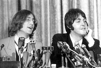 [apple-lennon-mccartney-press-conference-1968.gif]