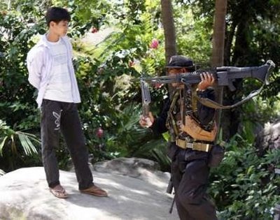 [Thai+troops+trespassing+into+Cambodia+13+(Reuters).jpg]