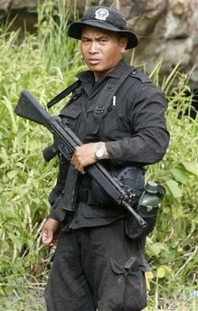 [080717+-+Thai+troops+in+Preah+Vihear+09+(AP).jpg]