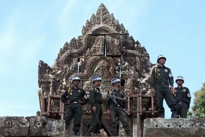 [080722+-+07+Khmer+soldier+(AFP).jpg]