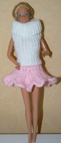 [barbie+pull+blanc,+jupe+rose.jpg]
