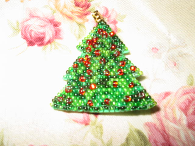 [Susan+PIT+Beaded+Christmas+Tree.JPG]