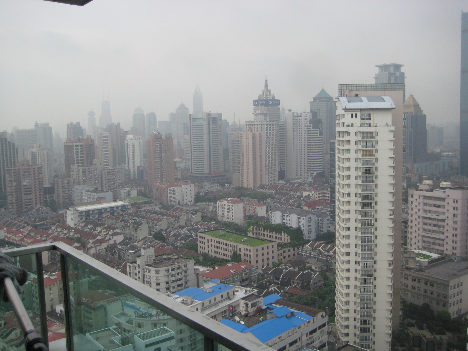[Shanghai+apartment+1.JPG]