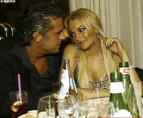 [Lindsay_Lohan_celebrating_New_Years_2008_in_Italy6.jpg]
