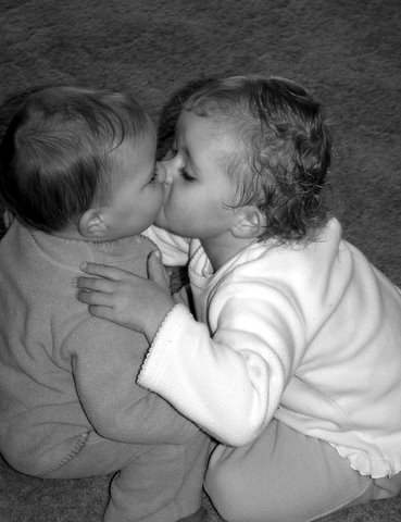[Mia+Kissing+Brie.jpg]
