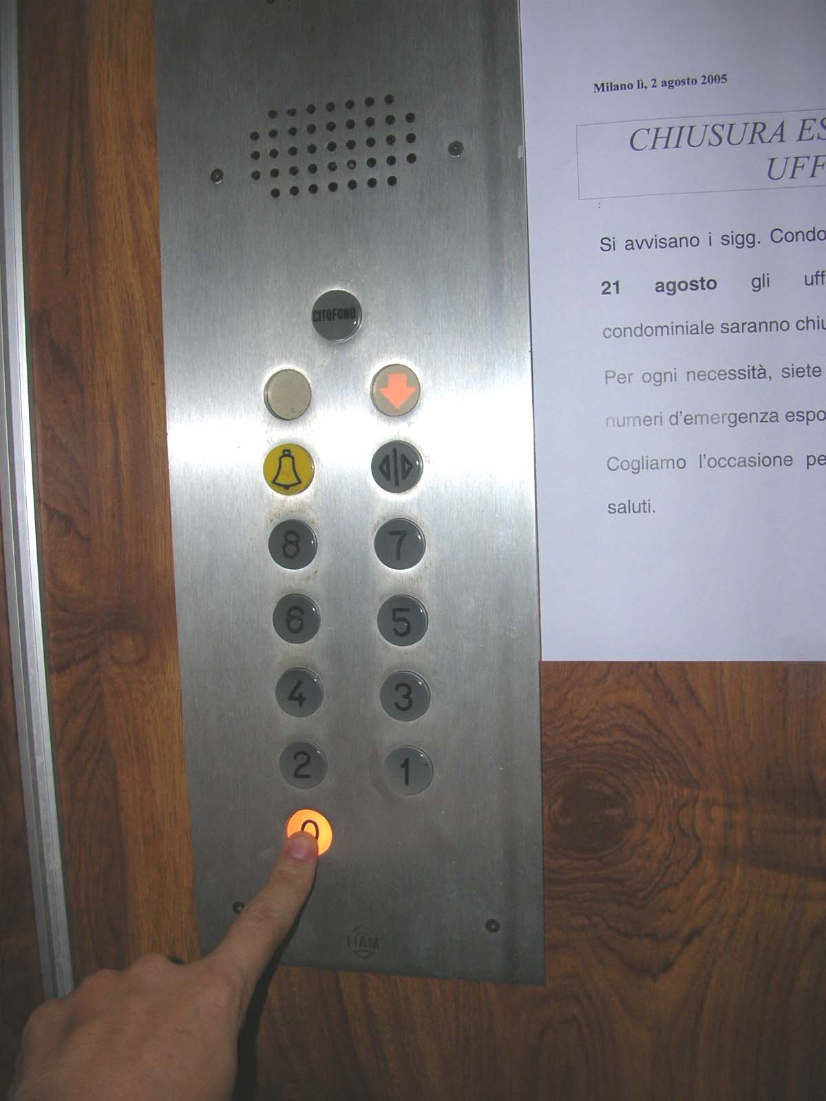[ascensore.JPG]